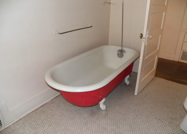 How Long Does Bathtub Reglazing Last?