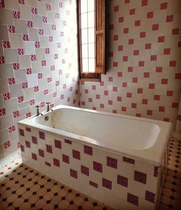 Want To Change The Color Of Your Bathtub? - Memphis Bathtub Refinishing